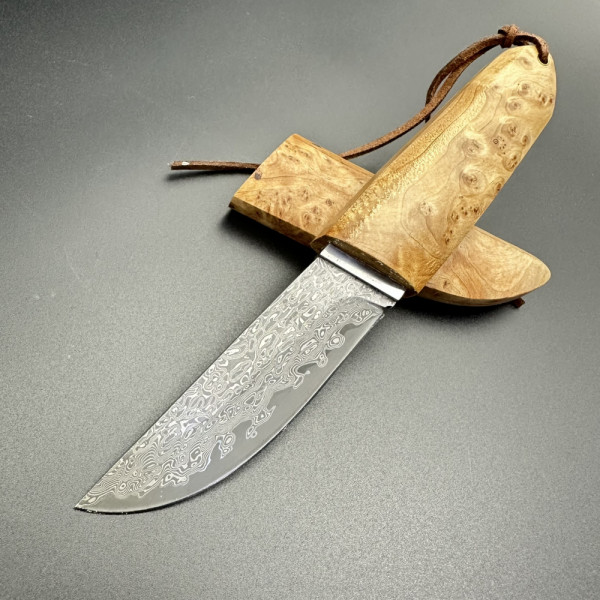 Компактен традиционен нож MYATO HUNTER 23 DAMASK, дамаска стомана VG10, дървена дръжка и кания ТУЯ